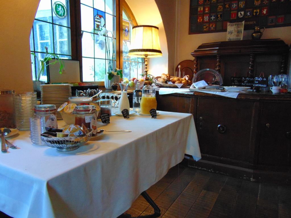 Zunfthaus Zur Rebleuten คูร์ ภายนอก รูปภาพ