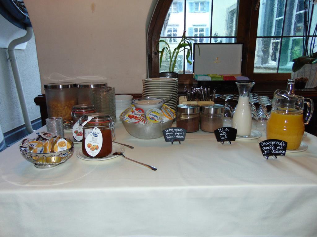Zunfthaus Zur Rebleuten คูร์ ภายนอก รูปภาพ