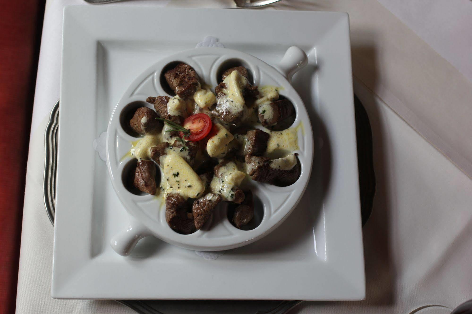 Zunfthaus Zur Rebleuten คูร์ ภายนอก รูปภาพ