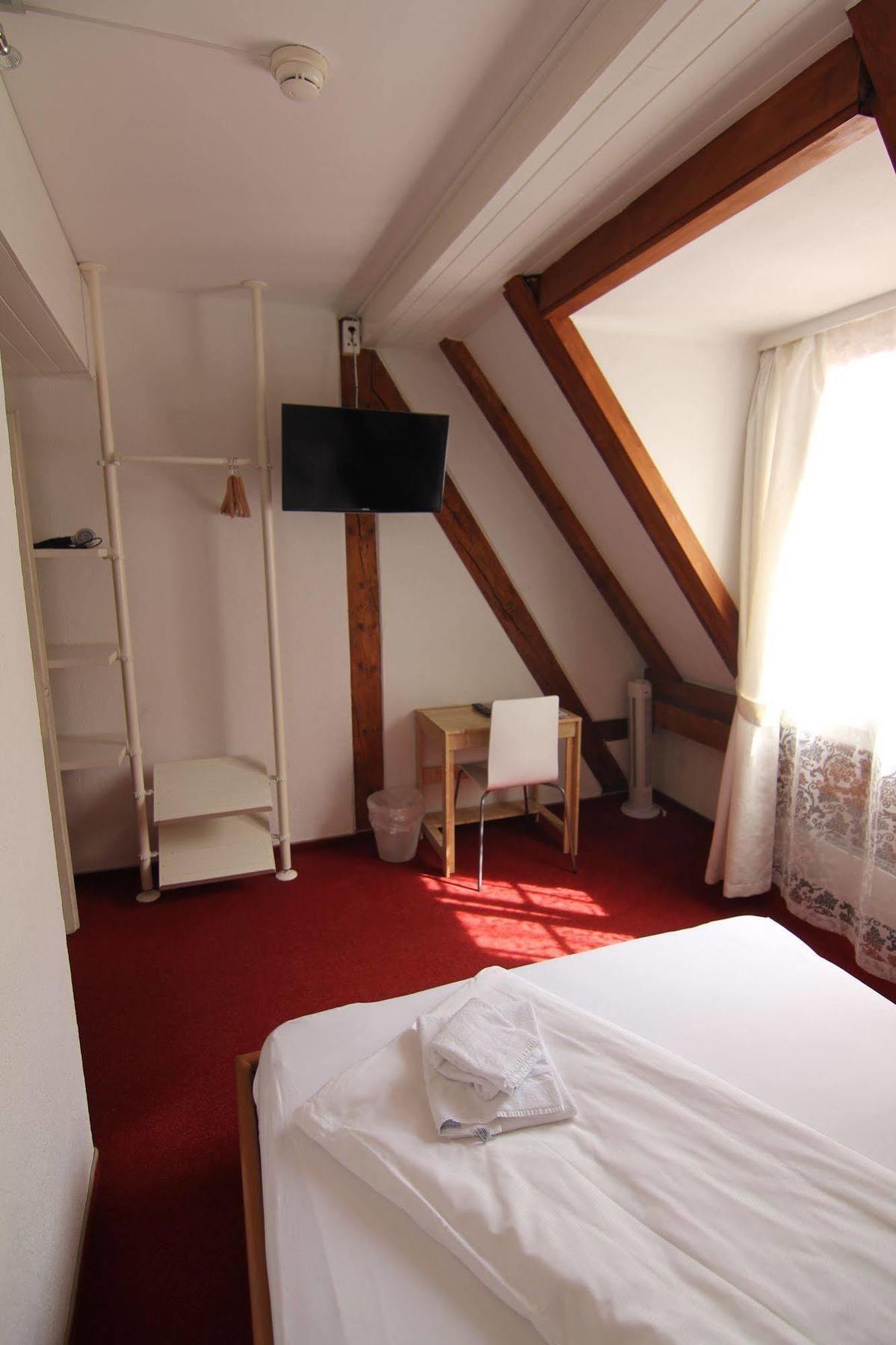 Zunfthaus Zur Rebleuten คูร์ ภายนอก รูปภาพ